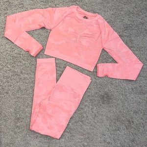 Camo Peach-2pcs Seamless Workout Set - Size Medium